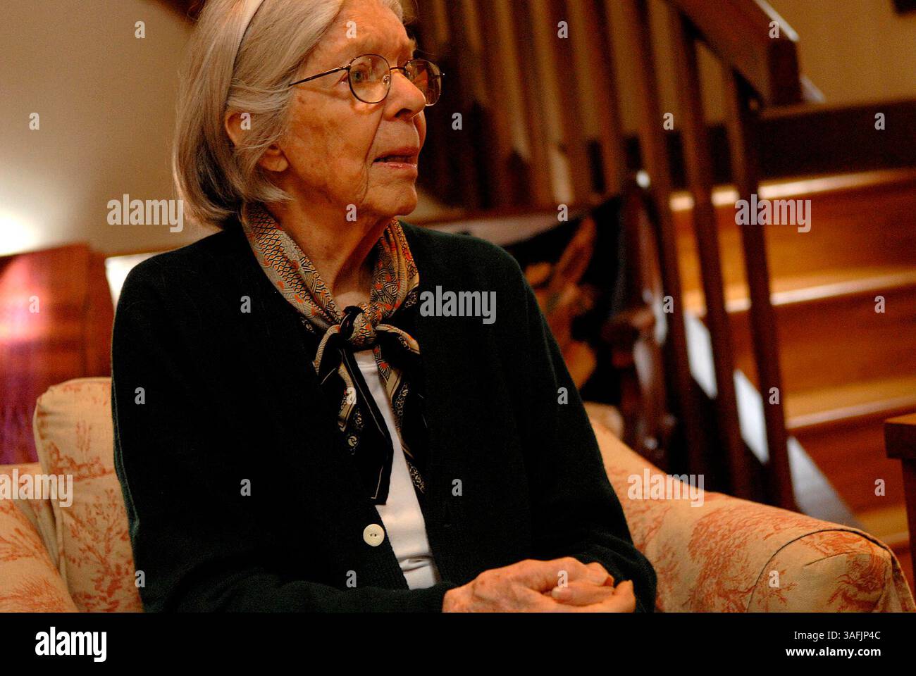 Pat Sherman, die kurz bevor Hurrikan Ike in die Region stürmte, aus ihrem Haus in der Edgewater Retirement Community in Galveston, Texas evakuiert wurde, verbringt Zeit im Haus der Familie McCormick, die Verwandte ihrer Schwiegertochter in McLean, Virginia, am Freitag, den 19. September 2008. Pat bleibt bei Freunden und Verwandten, bis sie zu ihrem Haus in Galveston zurückkehren kann. Hier spricht sie über ihre Erfahrungen mit dem tödlichen Hurrikan, der Evakuierung und der Rückkehr nach Galveston, wenn es sicher ist (Credit Image: The Washington Times/ZUMAPRESS.com) Stockfoto