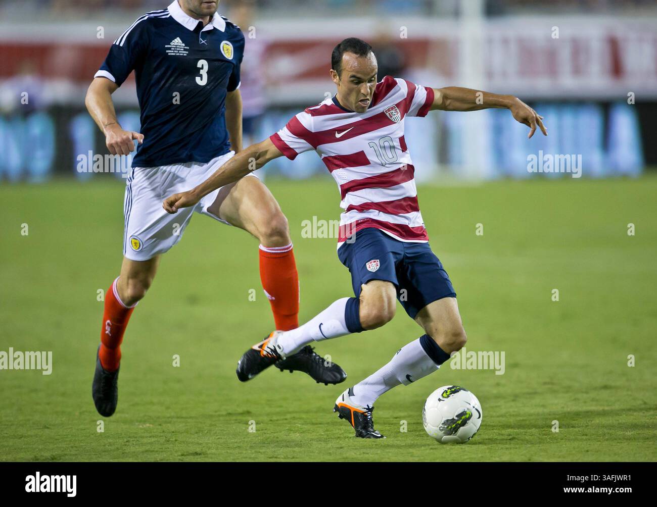 26. Mai 2012: USA Men's National Team f Landon Donovan (10) macht einen Versuch auf dem EverBank Field in Jacksonville, Florida. (Bild: © Gray Quetti/Cal Sport Media/ZUMAPRESS.com) Stockfoto