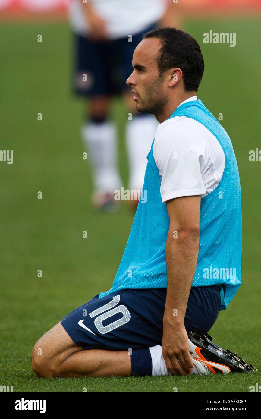 30. Mai 2012: US-Stürmer Landon Donovan (10) wärmt sich während eines Spiels zwischen Brasilien und den USA auf dem Fed Ex Field in Landover, Maryland auf. Brasilien besiegte die USA mit 4:1.(Bild: â© Kostas Lymperopoulos/Cal Sport Media)(Bild: © Kostas Lymperopoulos/Cal Sport Media/ZUMAPRESS.com) Stockfoto