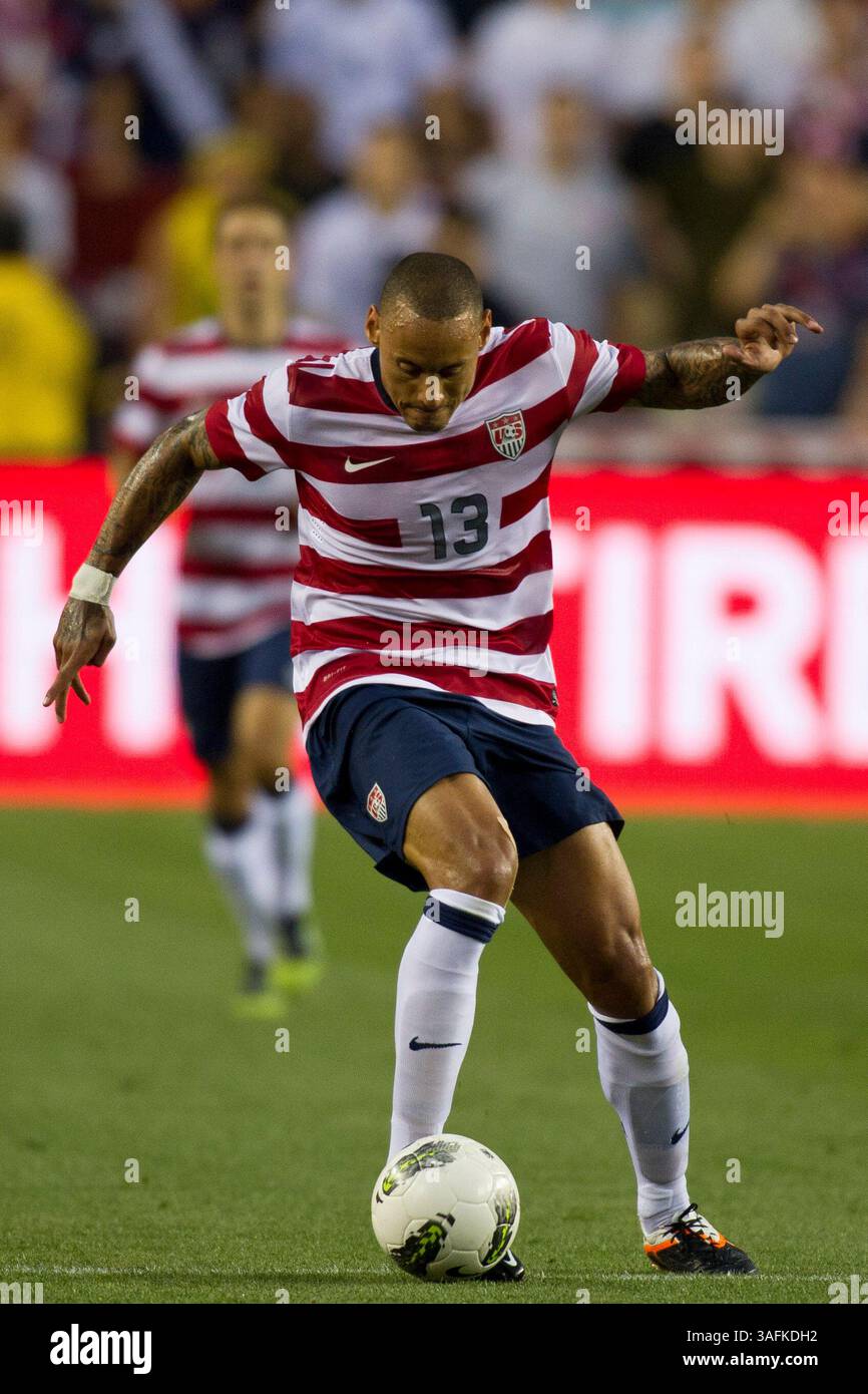 30. Mai 2012: US-Mittelfeldspieler Jermaine Jones (13) in einem Spiel zwischen Brasilien und den USA beim Fed Ex Field in Landover, Maryland. Brasilien besiegte die USA mit 4:1. (Kreditbild: â Kostas Lymperopoulos/Cal Sport Media)(Kreditbild: © Kostas Lymperopoulos/Cal Sport Media/ZUMAPRESS.com) Stockfoto