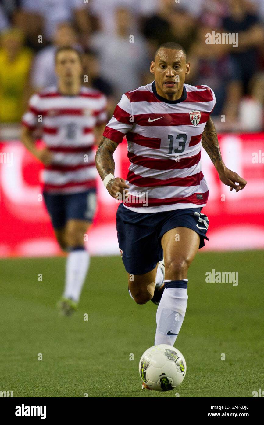 30. Mai 2012: US-Mittelfeldspieler Jermaine Jones (13) in einem Spiel zwischen Brasilien und den USA beim Fed Ex Field in Landover, Maryland. Brasilien besiegte die USA mit 4:1. (Kreditbild: â Kostas Lymperopoulos/Cal Sport Media)(Kreditbild: © Kostas Lymperopoulos/Cal Sport Media/ZUMAPRESS.com) Stockfoto