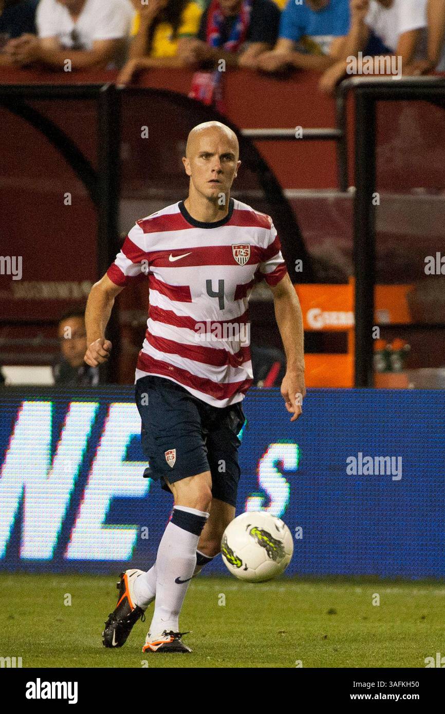 30. Mai 2012: US-Mittelfeldspieler Michael Bradley (4) in einem Spiel zwischen Brasilien und den USA beim Fed Ex Field in Landover, Maryland. Brasilien besiegte die USA mit 4:1. (Kreditbild: â Kostas Lymperopoulos/Cal Sport Media)(Kreditbild: © Kostas Lymperopoulos/Cal Sport Media/ZUMAPRESS.com) Stockfoto