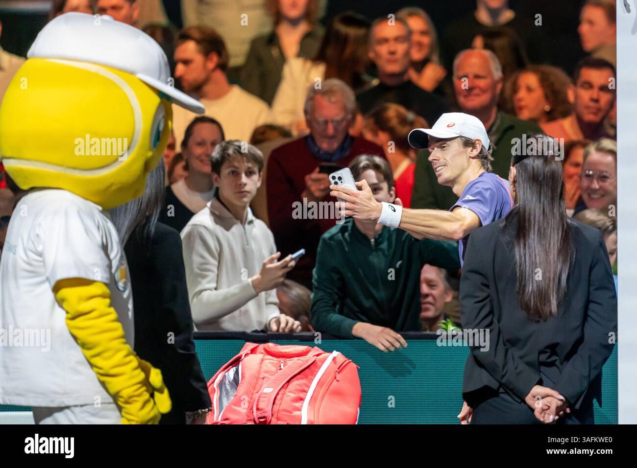 Rotterdam, Niederlande. Februar 2025. ROTTERDAM, NIEDERLANDE - 8. FEBRUAR: Alex de Minaur aus Australien während der ABN AMRO Open in Rotterdam Ahoy am 8. Februar 2025 in Rotterdam, Niederlande. (Foto von Marleen Fouchier/Orange Pictures) Credit: Orange Pics BV/Alamy Live News Stockfoto