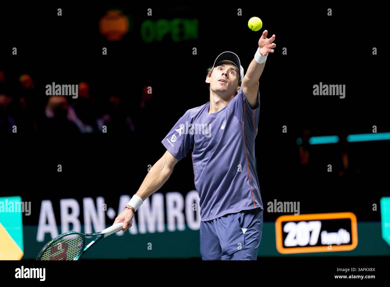 Rotterdam, Niederlande. Februar 2025. ROTTERDAM, NIEDERLANDE - 8. FEBRUAR: Alex de Minaur aus Australien während der ABN AMRO Open in Rotterdam Ahoy am 8. Februar 2025 in Rotterdam, Niederlande. (Foto von Marleen Fouchier/Orange Pictures) Credit: Orange Pics BV/Alamy Live News Stockfoto