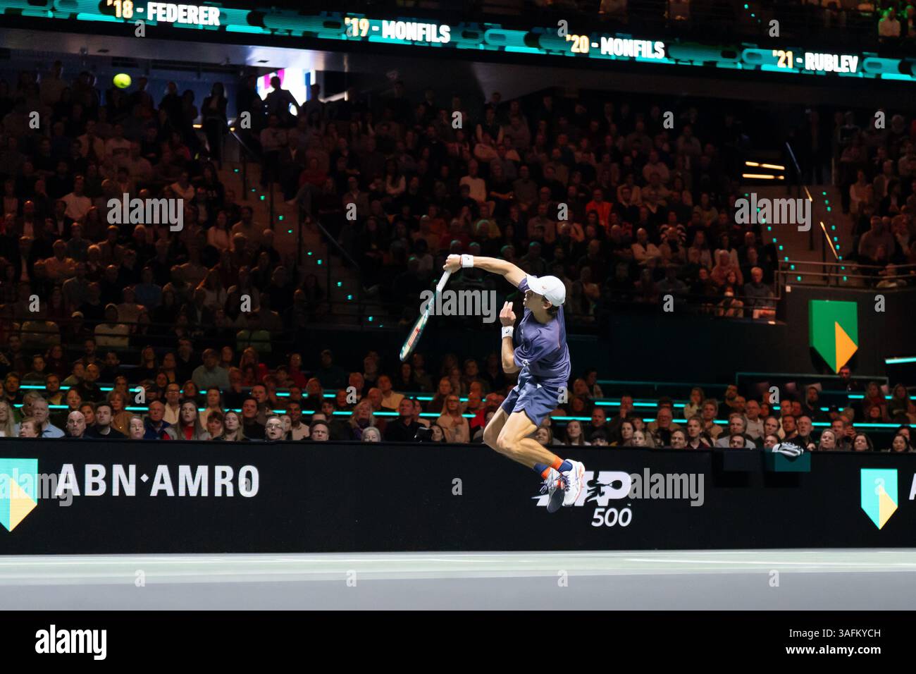 Rotterdam, Niederlande. Februar 2025. ROTTERDAM, NIEDERLANDE - 8. FEBRUAR: Alex de Minaur aus Australien während der ABN AMRO Open in Rotterdam Ahoy am 8. Februar 2025 in Rotterdam, Niederlande. (Foto von Marleen Fouchier/Orange Pictures) Credit: Orange Pics BV/Alamy Live News Stockfoto