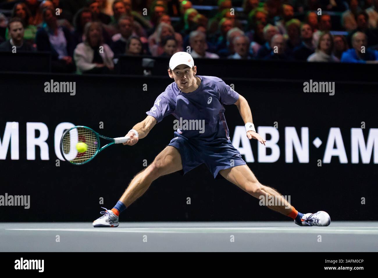 Rotterdam, Niederlande. Februar 2025. ROTTERDAM, NIEDERLANDE - 8. FEBRUAR: Alex de Minaur aus Australien während der ABN AMRO Open in Rotterdam Ahoy am 8. Februar 2025 in Rotterdam, Niederlande. (Foto von Marleen Fouchier/Orange Pictures) Credit: Orange Pics BV/Alamy Live News Stockfoto