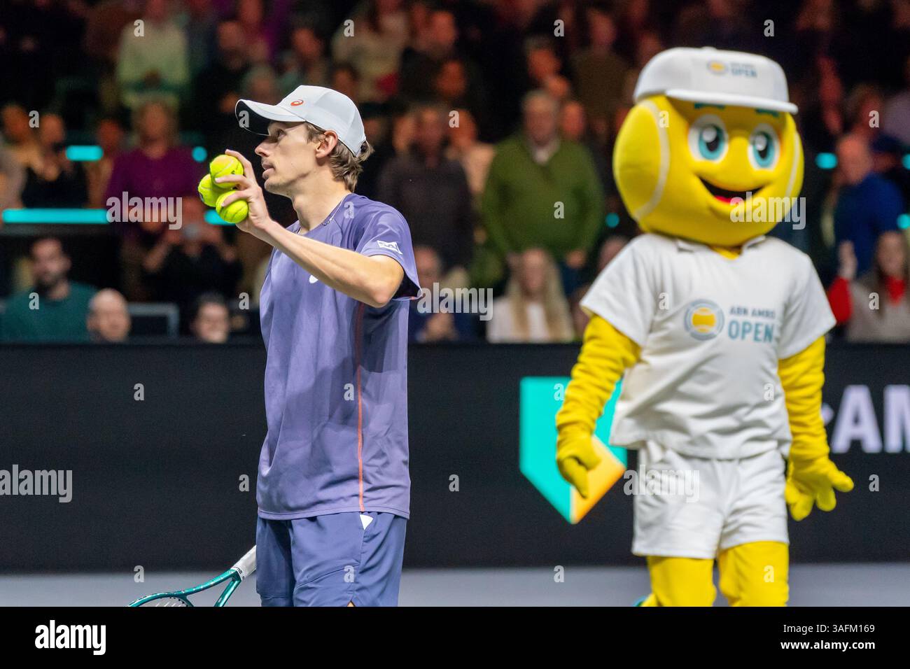 Rotterdam, Niederlande. Februar 2025. ROTTERDAM, NIEDERLANDE - 8. FEBRUAR: Alex de Minaur aus Australien während der ABN AMRO Open in Rotterdam Ahoy am 8. Februar 2025 in Rotterdam, Niederlande. (Foto von Marleen Fouchier/Orange Pictures) Credit: Orange Pics BV/Alamy Live News Stockfoto