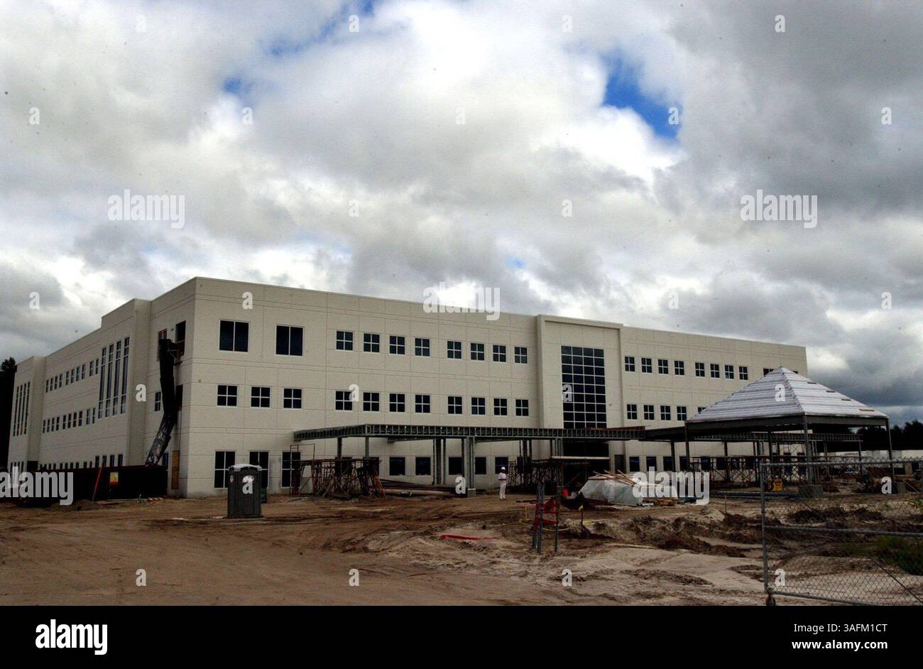 Der Bau des neuen Hauptquartiers der Salvation Army Florida an der Van Dyke Road wird fortgesetzt. Nach der Fertigstellung wird das 100.000-Quadratmeter-Gebäude das Zuhause für 130 Offiziere und Angestellte der Heilsarmee sein. (Bild: St. Petersburg Times/ZUMAPRESS.com) Stockfoto