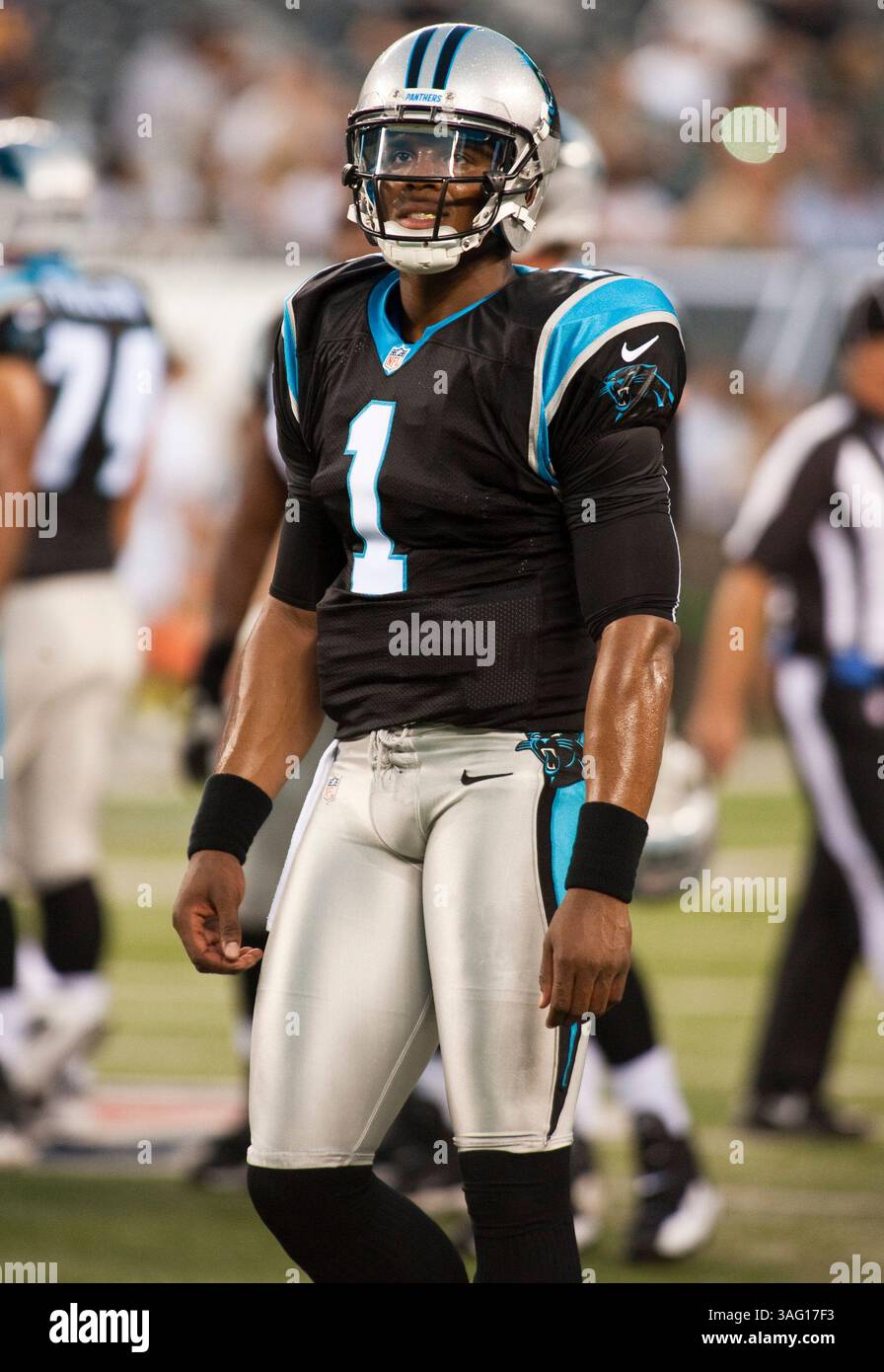 26. August 2012: Panthers Quarterback Cam Newton (1) während der Aufwärmphase vor einem Spiel der New York Jets und Carolina Panthers im MetLife Stadium in East Rutherford, New Jersey. (Bild: © Duncan Williams/Cal Sport Media/ZUMAPRESS.com) Stockfoto