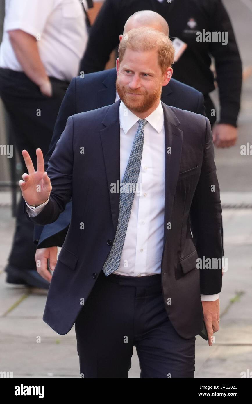 Der Duke of Sussex trifft bei den Royal Courts of Justice in London ein, um seine Berufung gegen ein Urteil des High Court einzuleiten, das seine Klage gegen das Innenministerium wegen des Sicherheitsniveaus, das er während seines Aufenthalts im Vereinigten Königreich erhält, geltend zu machen. Bilddatum: Dienstag, 8. April 2025. Stockfoto
