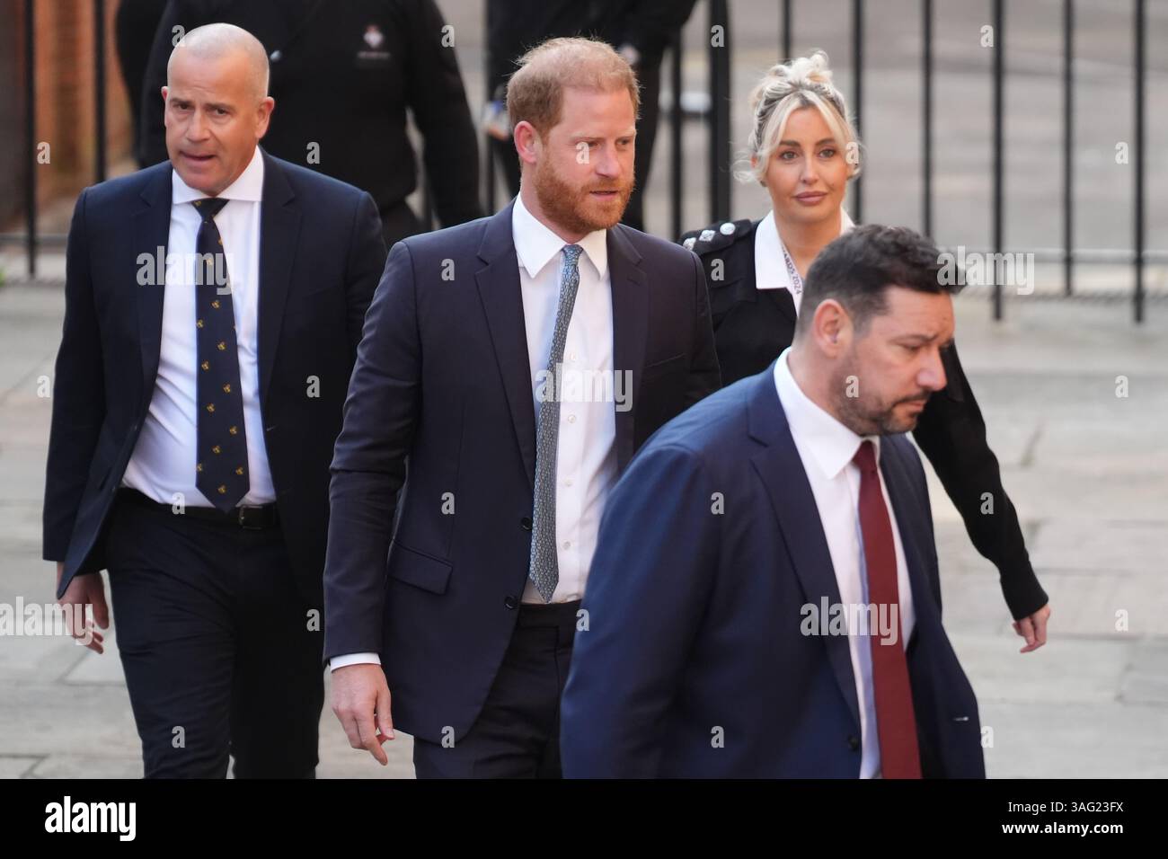 Der Duke of Sussex trifft bei den Royal Courts of Justice in London ein, um seine Berufung gegen ein Urteil des High Court einzuleiten, das seine Klage gegen das Innenministerium wegen des Sicherheitsniveaus, das er während seines Aufenthalts im Vereinigten Königreich erhält, geltend zu machen. Bilddatum: Dienstag, 8. April 2025. Stockfoto