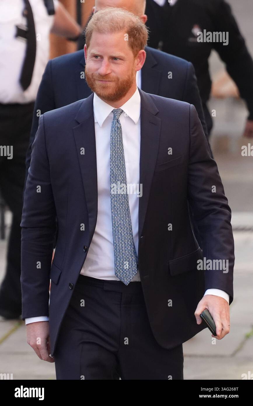 Der Duke of Sussex trifft bei den Royal Courts of Justice in London ein, um seine Berufung gegen ein Urteil des High Court einzuleiten, das seine Klage gegen das Innenministerium wegen des Sicherheitsniveaus, das er während seines Aufenthalts im Vereinigten Königreich erhält, geltend zu machen. Bilddatum: Dienstag, 8. April 2025. Stockfoto