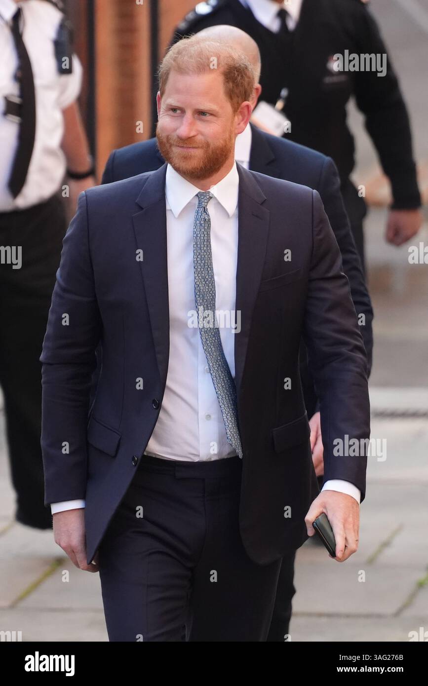 Der Duke of Sussex trifft bei den Royal Courts of Justice in London ein, um seine Berufung gegen ein Urteil des High Court einzuleiten, das seine Klage gegen das Innenministerium wegen des Sicherheitsniveaus, das er während seines Aufenthalts im Vereinigten Königreich erhält, geltend zu machen. Bilddatum: Dienstag, 8. April 2025. Stockfoto
