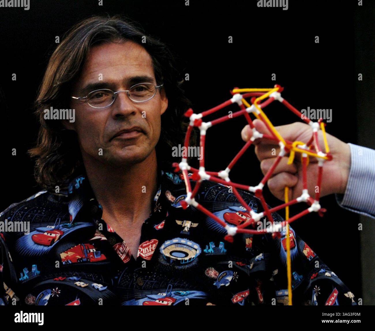 Tony DeRose von, der 1981 den UCD-Abschluss machte, sieht sich während des MathFest von UC Davis am Donnerstag, den 26. Juli 2007 eine Puzzle-Demonstration an. DeRose, hielt eine Präsentation über Mathematik in Computergrafik in einem voll bepackten Hörsaal. Sacramento Bee/ Lezlie Sterling (Bild: Sacramento Bee/ZUMAPRESS.com) Stockfoto