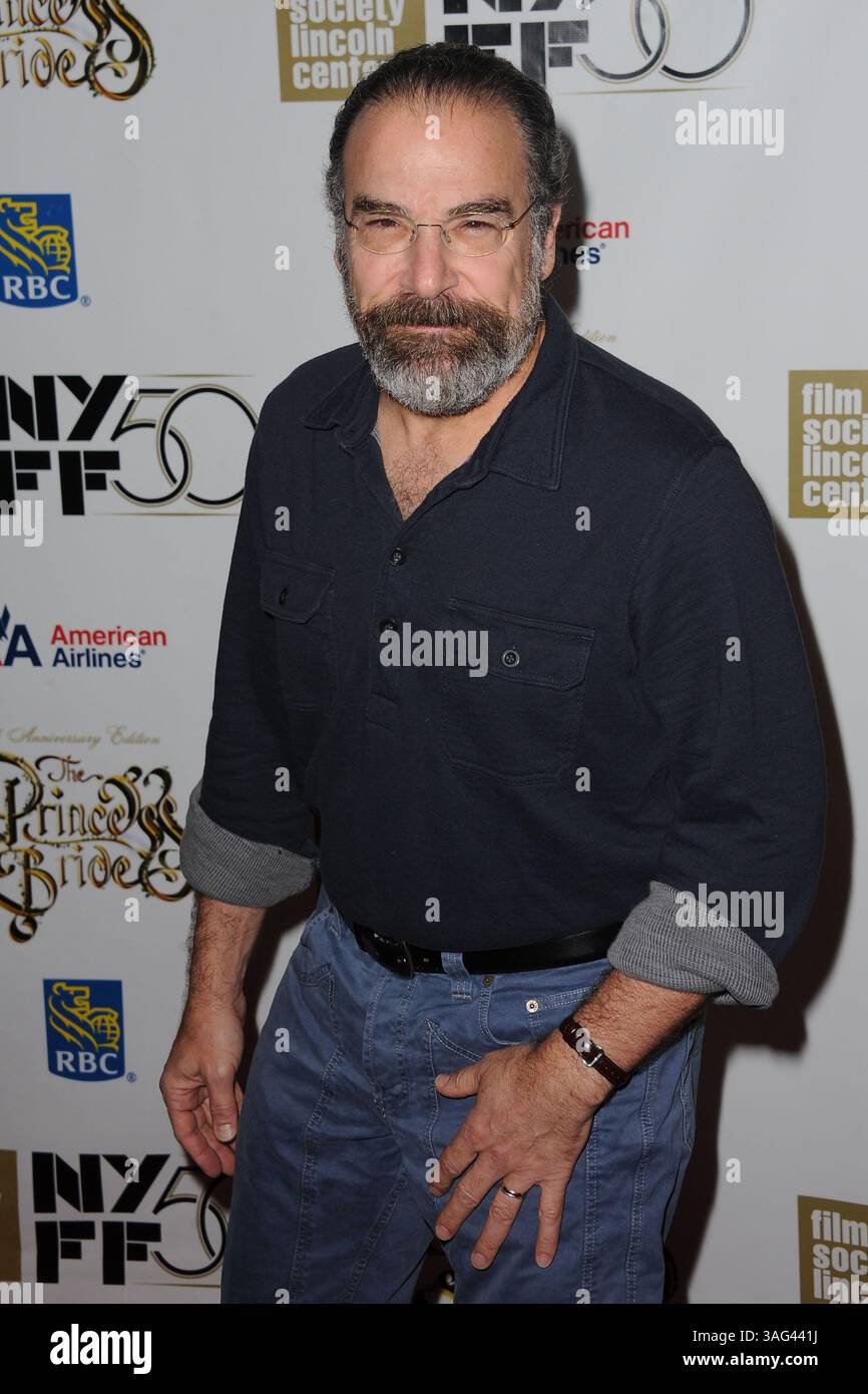 Oktober 2012 - New York, NY, USA - WWW.ACEPIXS.COM . . . . . . 2. Oktober 2012...New York City....Mandy Patinkin nimmt am 25. Jahrestag der Filmvorführung und Besetzung von 'The Princess Bride' während des 50. New York Film Festivals am 2. Oktober 2012 in der Alice Tully Hall in New York City Teil...Bitte geben Sie an: KRISTIN CALLAHAN - ACEPIXS.COM... . . . . ..Ace Pictures, Inc.: ..Tel.: (212) 243 8787 oder (646) 769 0430..E-Mail: info@acepixs.com..Web: http://www.acepixs.com (Kreditbild: © Kristin Callahan - Ace Pictures/Ace Pictures/ZUMAPRESS.com) Stockfoto
