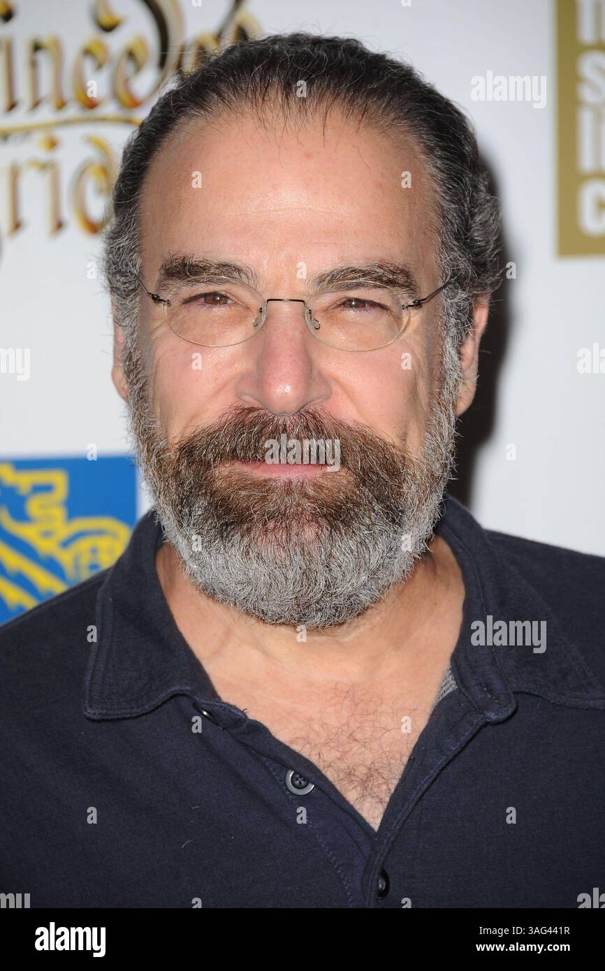 Oktober 2012 - New York, NY, USA - WWW.ACEPIXS.COM . . . . . . 2. Oktober 2012...New York City....Mandy Patinkin nimmt am 25. Jahrestag der Filmvorführung und Besetzung von 'The Princess Bride' während des 50. New York Film Festivals am 2. Oktober 2012 in der Alice Tully Hall in New York City Teil...Bitte geben Sie an: KRISTIN CALLAHAN - ACEPIXS.COM... . . . . ..Ace Pictures, Inc.: ..Tel.: (212) 243 8787 oder (646) 769 0430..E-Mail: info@acepixs.com..Web: http://www.acepixs.com (Kreditbild: © Kristin Callahan - Ace Pictures/Ace Pictures/ZUMAPRESS.com) Stockfoto