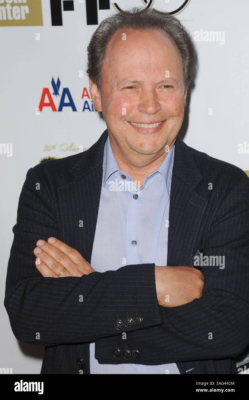 Oktober 2012 - New York, NY, USA - WWW.ACEPIXS.COM . . . . . . Oktober 2012... New York City Billy Crystal nimmt am 25. Jahrestag der Filmvorführung und Besetzung von 'The Princess Bride' während des 50. New York Film Festivals in der Alice Tully Hall am 2. Oktober 2012 in New York City Teil... Bitte schreiben Sie: KRISTIN CALLAHAN - ACEPIXS.COM. . . . . ..Ace Pictures, Inc.: ..Tel.: (212) 243 8787 oder (646) 769 0430..E-Mail: info@acepixs.com..Web: http://www.acepixs.com (Kreditbild: © Kristin Callahan - Ace Pictures/Ace Pictures/ZUMAPRESS.com) Stockfoto