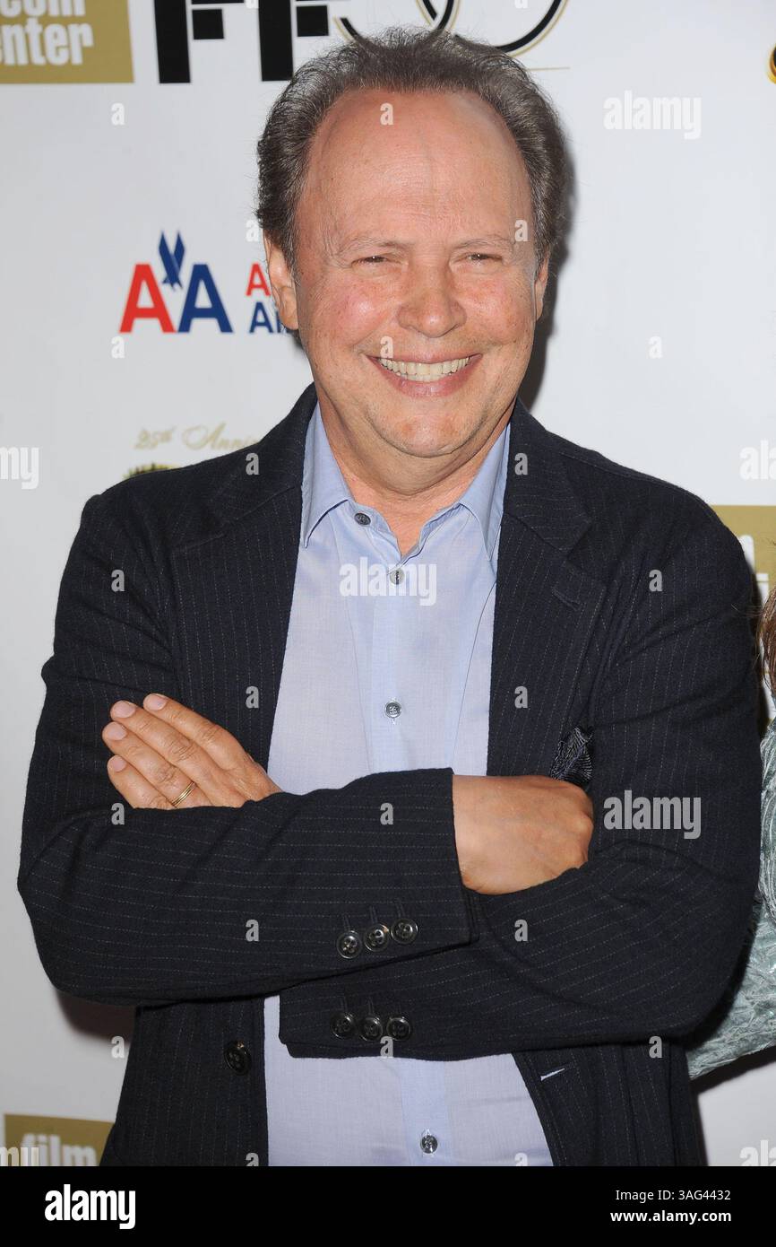 Oktober 2012 - New York, NY, USA - WWW.ACEPIXS.COM . . . . . . Oktober 2012... New York City Billy Crystal nimmt am 25. Jahrestag der Filmvorführung und Besetzung von 'The Princess Bride' während des 50. New York Film Festivals in der Alice Tully Hall am 2. Oktober 2012 in New York City Teil... Bitte schreiben Sie: KRISTIN CALLAHAN - ACEPIXS.COM. . . . . ..Ace Pictures, Inc.: ..Tel.: (212) 243 8787 oder (646) 769 0430..E-Mail: info@acepixs.com..Web: http://www.acepixs.com (Kreditbild: © Kristin Callahan - Ace Pictures/Ace Pictures/ZUMAPRESS.com) Stockfoto