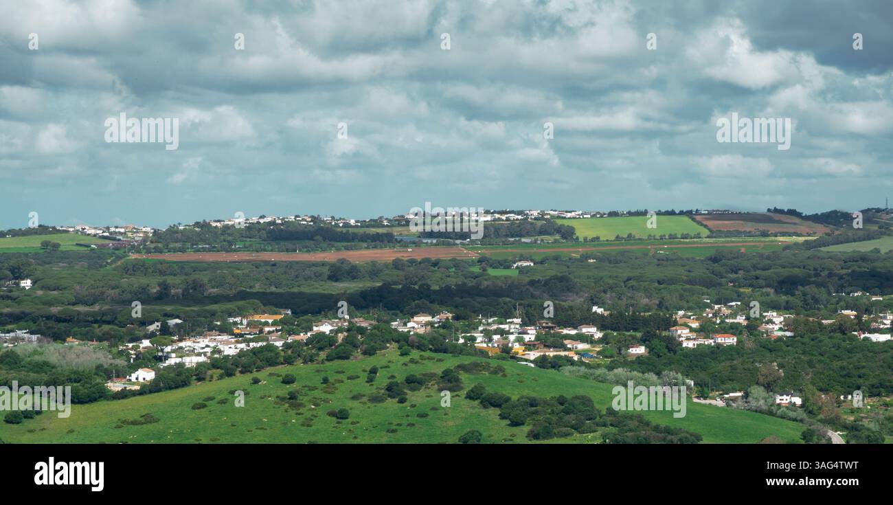 Blick auf La Muela, ein Weiler von Vejer de la Frontera, in der Provinz Cadiz in Andalusien, Südspanien. Stockfoto