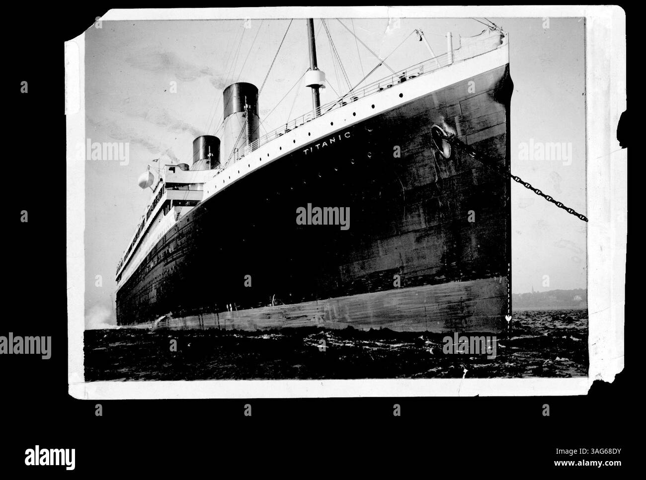 9. April 2012 – USA – die Titanic sank am 15. April 1912, nachdem sie in der Nacht zuvor einen Eisberg getroffen hatte. Der deutsche Künstler Willy Stoewer visualisierte den Untergang der Titanic, als die Überlebenden um die Flucht kämpften. (Kreditbild: © Mbr/St. Louis Post-Dispatch/MCT/ZUMAPRESS.com) Stockfoto