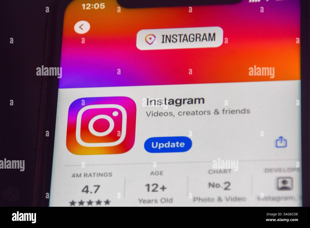 London, England, Großbritannien. April 2025. Instagram-App auf einem iPhone wie Meta ankündigt, hat es die Livestream-Funktion für Kinder unter 16 Jahren blockiert, es sei denn, sie haben die Erlaubnis ihrer Eltern. (Kreditbild: © Vuk Valcic/ZUMA Press Wire) NUR REDAKTIONELLE VERWENDUNG! Nicht für kommerzielle ZWECKE! Stockfoto