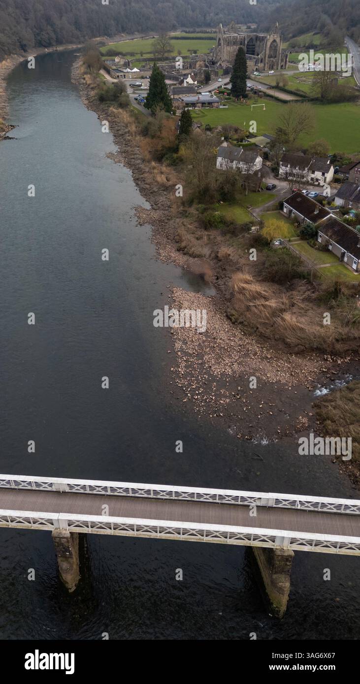 Die Old Wireworks Tramway Bridge überquert den Fluss Wye bei Tintern ...
