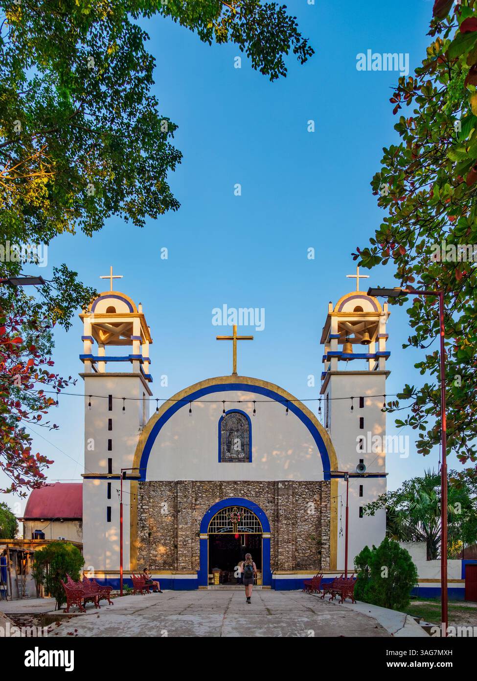 Kirche Santo Domingo de Guzman bei Sonnenuntergang, Hauptplatz, Palenque, Chiapas State, Mexiko Stockfoto Kirche Santo Domingo de Guzman bei Sonnenuntergang, Hauptplatz, Palenque, Chiapas State, Mexiko Stockfoto
