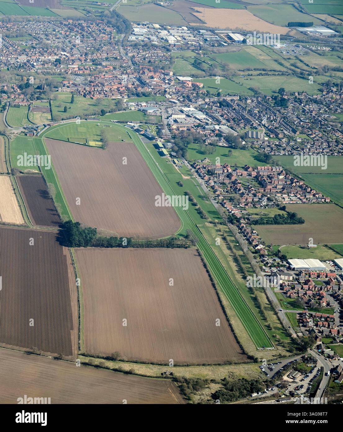 Eine Drohnenaufnahme des Thirsk Horse Racing Course, North Yorkshire, Nordengland, Großbritannien Stockfoto