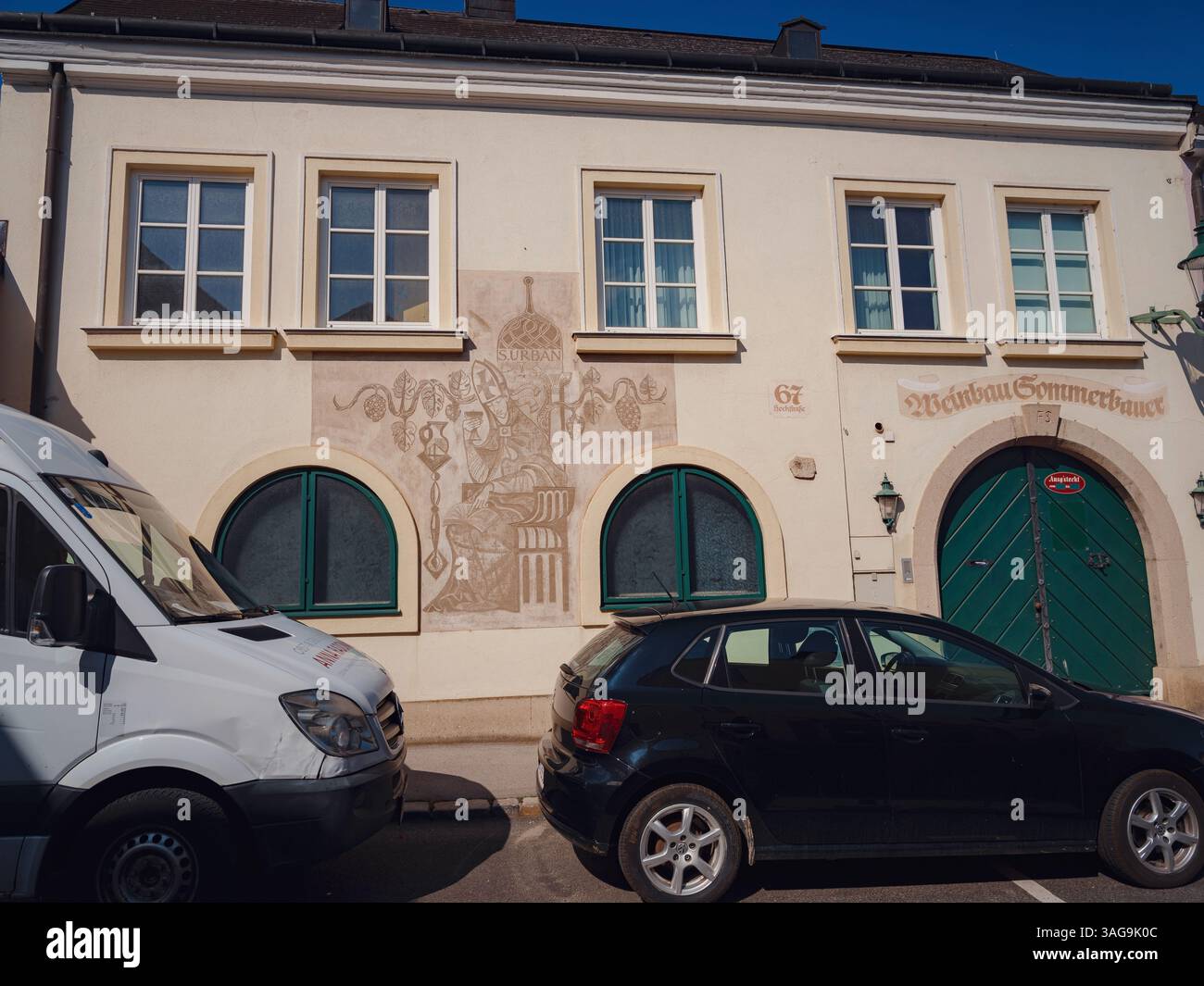Perchtoldsdorf, Österreich - 22. JULI 2023. Historische Altstadt mit befestigtem Turm, erbaut im 15. Und 16. Jahrhundert. Stadt Perchtoldsdorf, Landkreis Moedling, Niederösterreich. Stockfoto