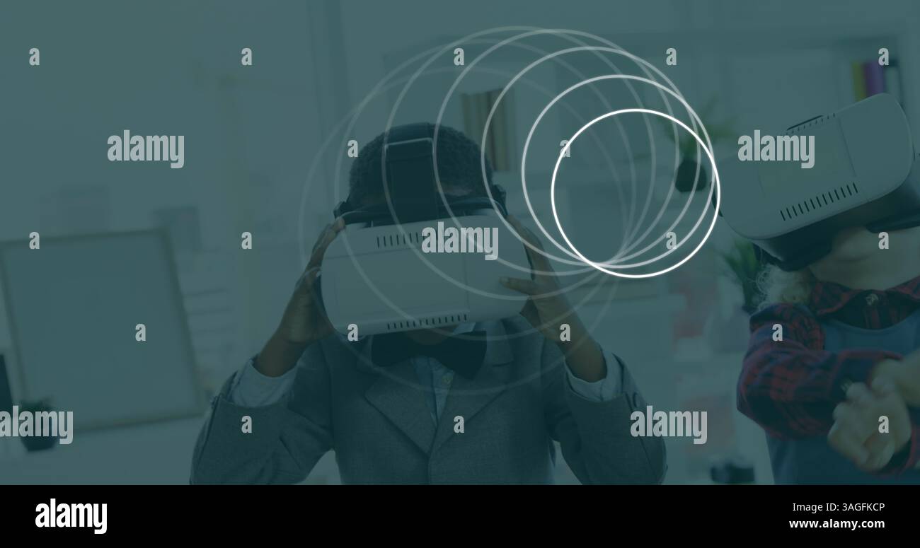 Bild eines Oszilloskops, das über Kindern mit vr-Headsets scannt Stockfoto