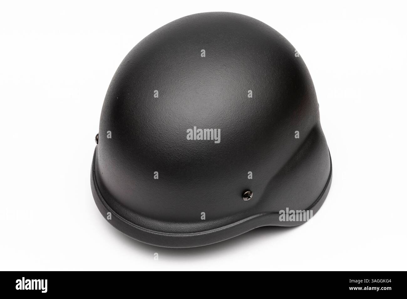 Fortgeschrittener Kampfhelm der US-Streitkräfte auf weißem Hintergrund, isolieren. Militärische Ausrüstung und Ausrüstung für Soldaten. Stockfoto