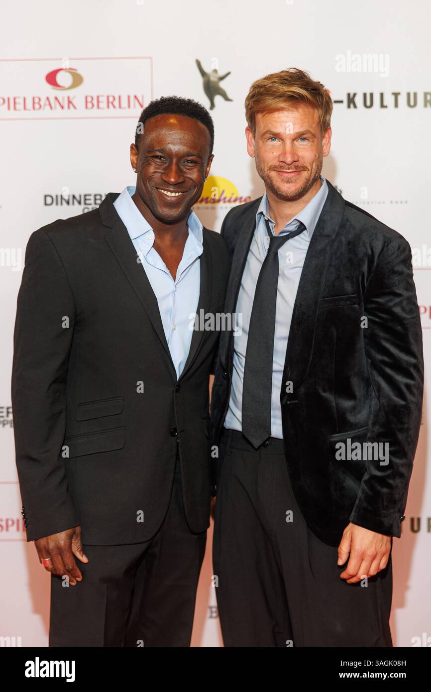 Preisverleihung - B.Z.-Kulturpreis Jerry Kwarteng und Frederic Heidorn beim B.Z.-Kulturpreis 2025 im Theater am Potsdamer Platz am 08.04.2025 in Berlin. *** Preisverleihung B Z Kulturpreis Jerry Kwarteng und Frederic Heidorn beim B Z Kulturpreis 2025 im Theater am Potsdamer Platz am 08 04 2025 in Berlin Copyright: XEventpressxKochanx Stockfoto