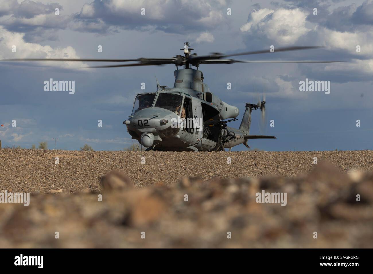 US-Marine Corps UH-1Y Venom-Piloten und Flugbesatzung, die der Marine Aviation Weapons and Tactics Squadron One (MAWTS-1) zugewiesen sind, nehmen an einem Unfall eva Teil Stockfoto
