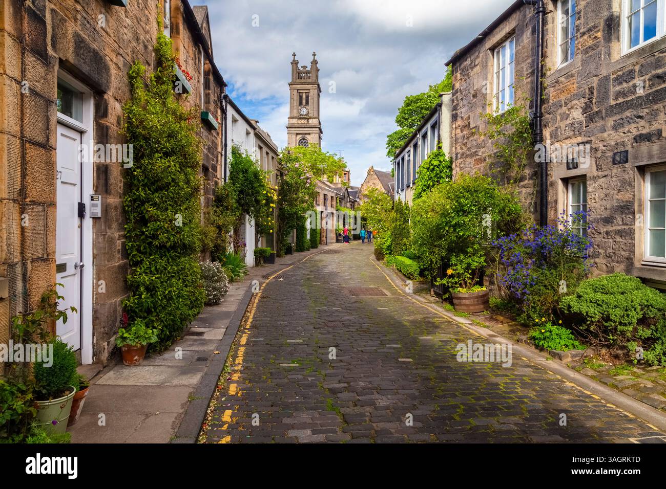Blick auf die typische Hinterstraße der Circus Lane in Edinburgh. Edinburgh, Schottland, Vereinigtes Königreich, Europa. Stockfoto