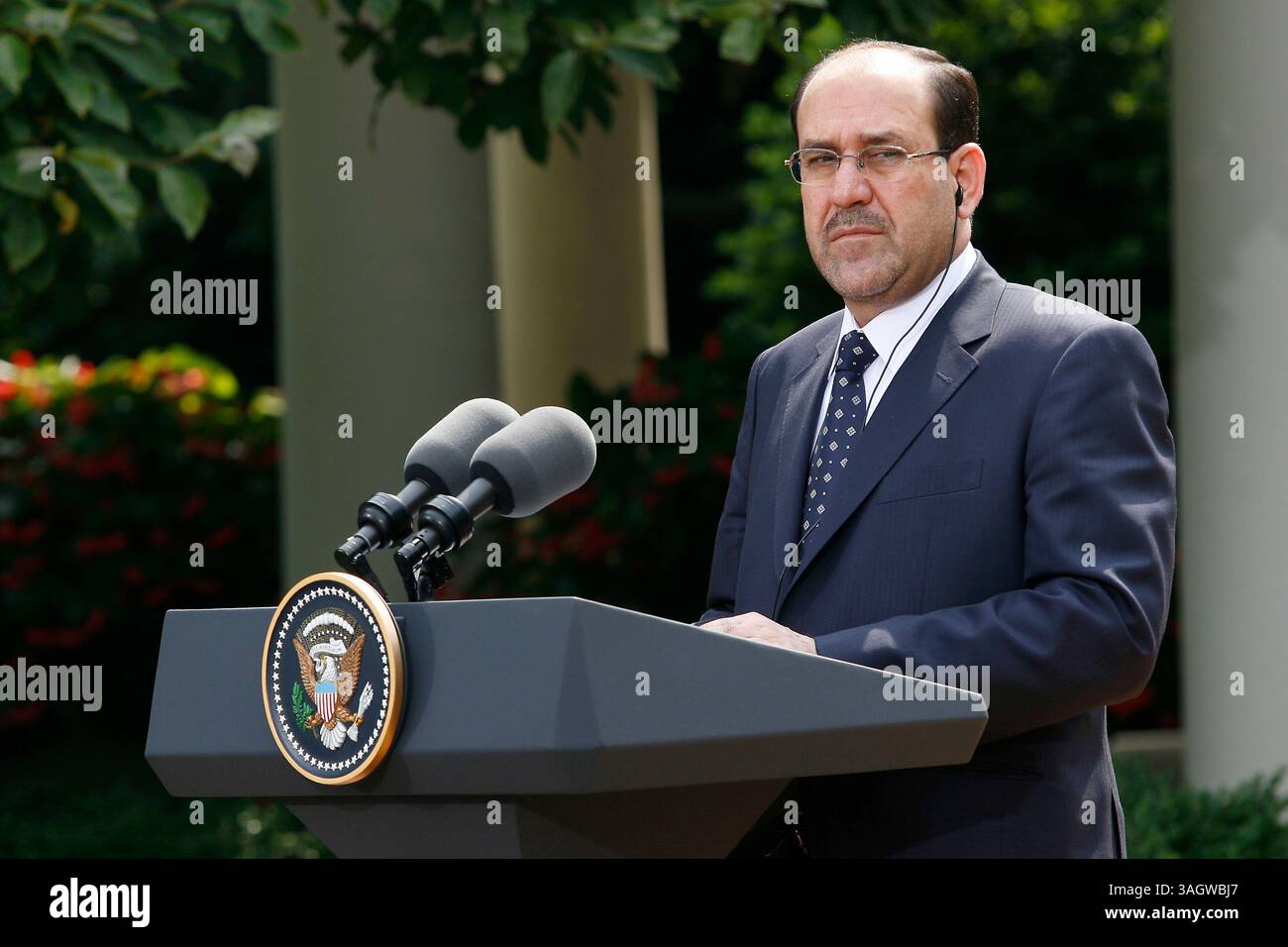 22. Juli 2009 - Washington, District of Columbia, USA - nach einem Treffen mit Präsident Obama spricht der irakische Premierminister NURI KAMAL AL-MALIKI vor der Presse vor dem Weißen Haus. (Bild: © James Berglie/ZUMA Press) Stockfoto