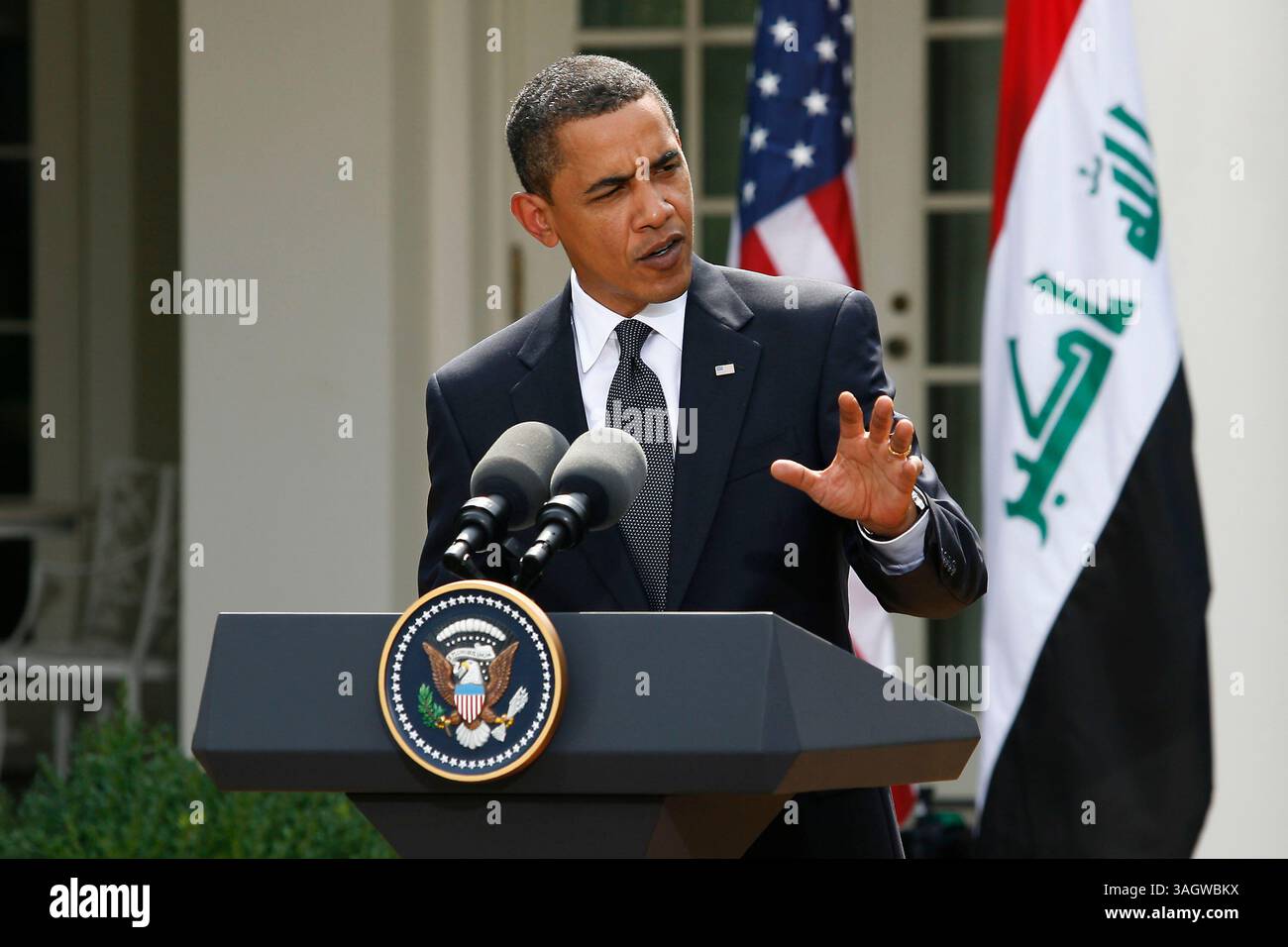 22. Juli 2009 - Washington, District of Columbia, USA - Präsident BARACK OBAMA spricht nach einem Treffen mit dem irakischen Premierminister Nuri Kamal Al-Maliki vor der Presse. (Bild: © James Berglie/ZUMA Press) Stockfoto