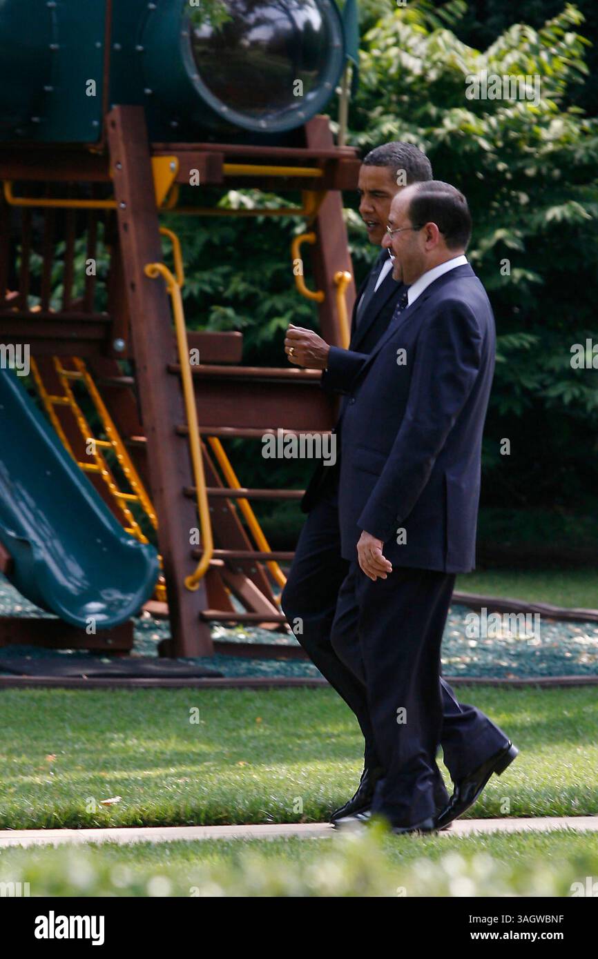 22. Juli 2009 - Washington, District of Columbia, USA - Präsident BARACK OBAMA geht mit dem irakischen Premierminister NURI KAMAL AL al-MALIKI nach ihrem Treffen vor dem Weißen Haus. (Bild: © James Berglie/ZUMA Press) Stockfoto
