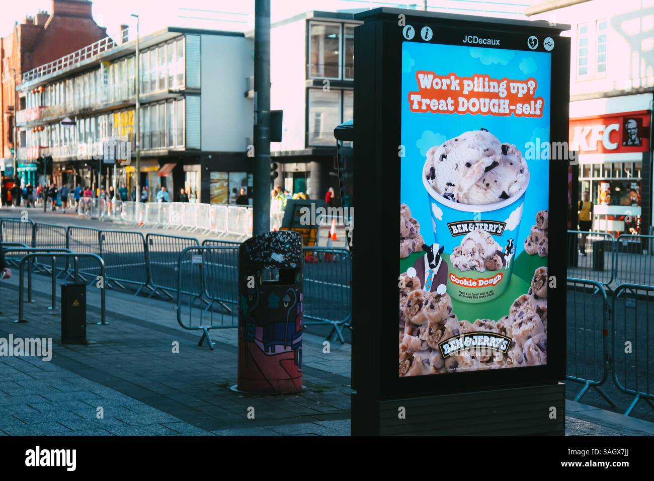 Werbespot für Ben and Jerrys Ice Cream, Southampton High Street, 2025 Stockfoto