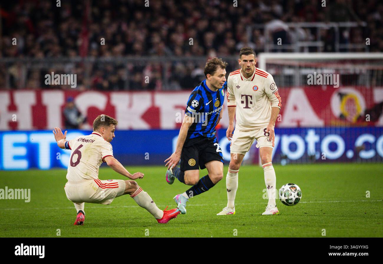 München, Deutschland. April 2025. Joshua Kimmich (FCB) Nicolo Barella (Inter) Leon Goretzka (FCB) Bayern München - Inter Mailand Bayern München - Inter Mailand 08.04.2025 Credit: Moritz Muller/Alamy Live News Stockfoto