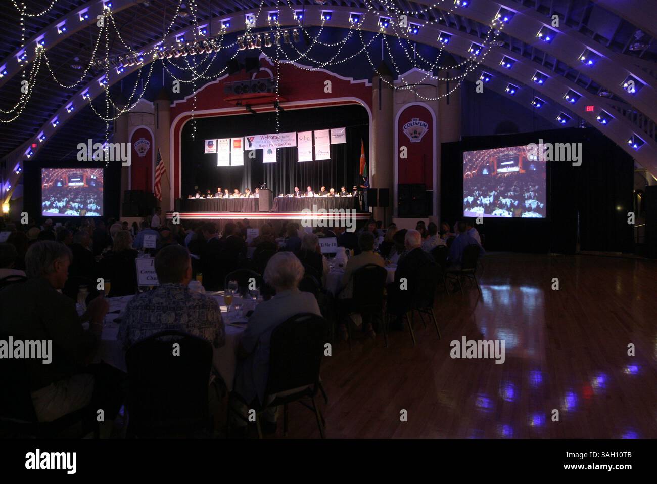 CHERIE DIEZ | Times. SP 313928 diez Gebet (10/29/2009 ST. PETERSBURG) Bürgermeister Rick Baker bei seinem letzten Gebetsfrühstück am Donnerstagmorgen im Kolosseum. [CHERIE DIEZ, Times] (Foto: © St. Petersburg Times/ZUMA Press) Stockfoto