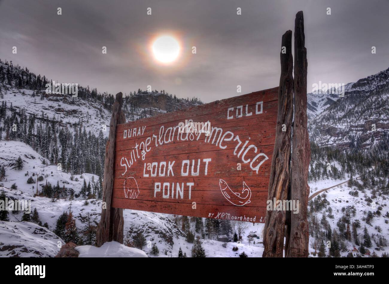 Ouray, Colorado - 19. Februar 2025: Die Schweiz von Amerika begrüßt Reisende in Ouray Colorado am Million Dollar Highway. Stockfoto