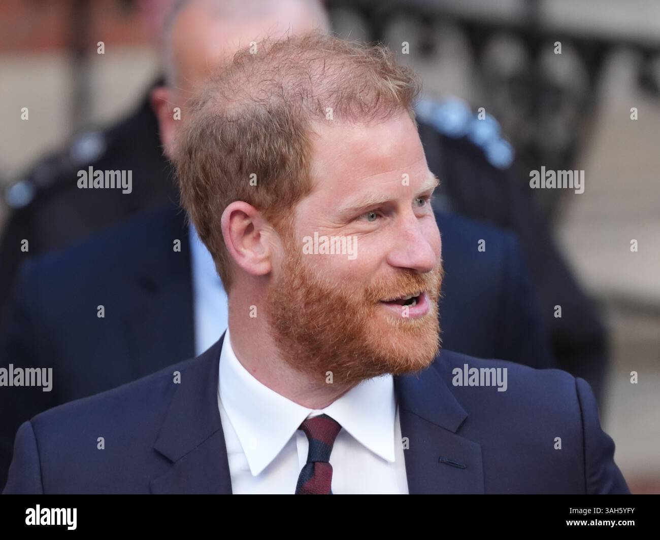 Der Duke of Sussex verlässt die Royal Courts of Justice in Central London, nachdem er gegen ein Urteil des High Court über seine Klage gegen das Innenministerium wegen des Sicherheitsniveaus, das er während seines Aufenthalts im Vereinigten Königreich erhält, Berufung eingelegt hatte. Bilddatum: Mittwoch, 9. April 2025. Stockfoto