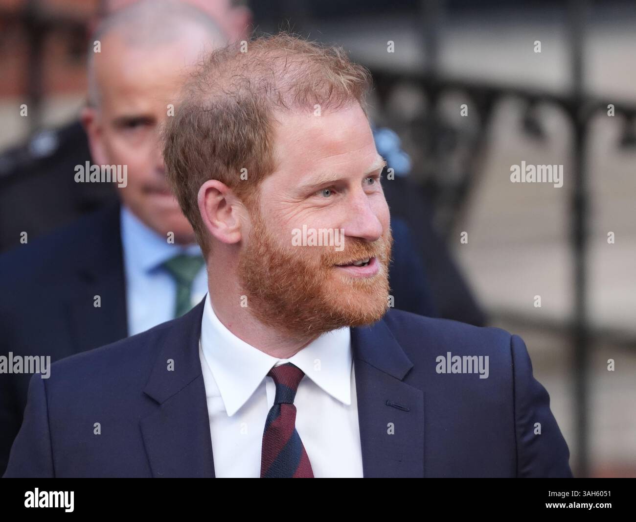 Der Duke of Sussex verlässt die Royal Courts of Justice in Central London, nachdem er gegen ein Urteil des High Court über seine Klage gegen das Innenministerium wegen des Sicherheitsniveaus, das er während seines Aufenthalts im Vereinigten Königreich erhält, Berufung eingelegt hatte. Bilddatum: Mittwoch, 9. April 2025. Stockfoto