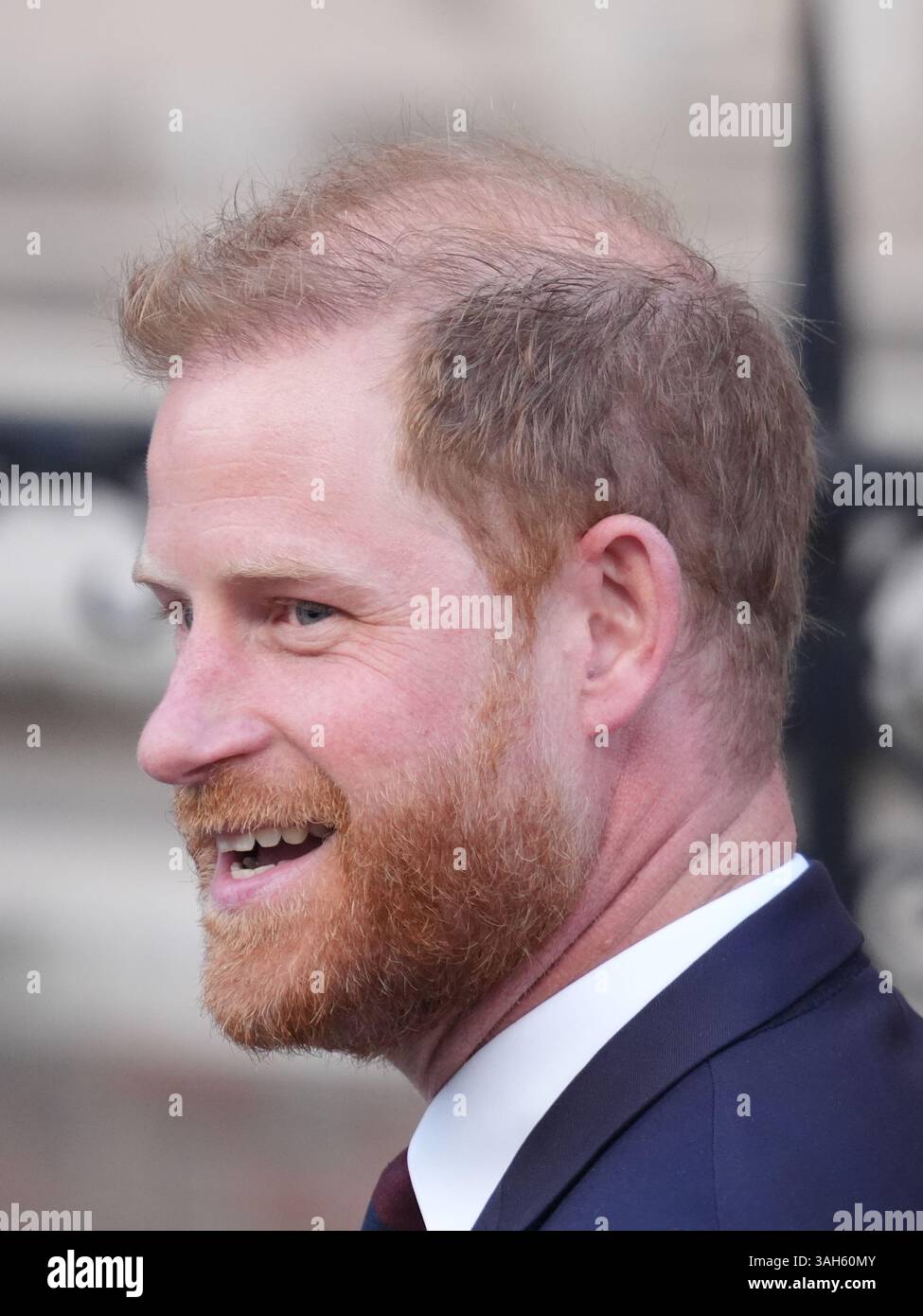Der Duke of Sussex verlässt die Royal Courts of Justice in Central London, nachdem er gegen ein Urteil des High Court über seine Klage gegen das Innenministerium wegen des Sicherheitsniveaus, das er während seines Aufenthalts im Vereinigten Königreich erhält, Berufung eingelegt hatte. Bilddatum: Mittwoch, 9. April 2025. Stockfoto