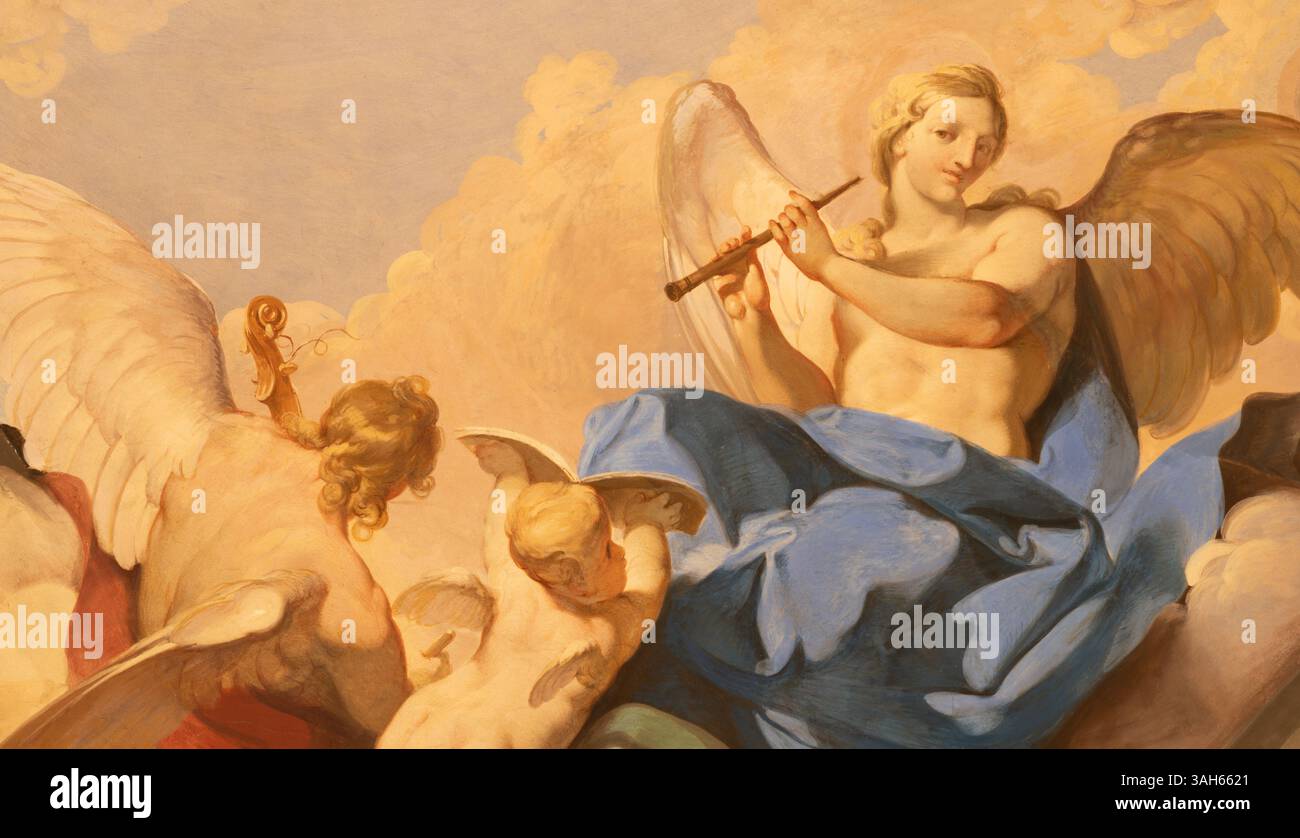 FLORENZ, ITALIEN - 17. MÄRZ 2025: Das Fresko des Engels mit der Flöte (Detail der Himmelfahrt) der Kirche Badia Fiorentina von Gian Domenico Ferretti (1734) Stockfoto