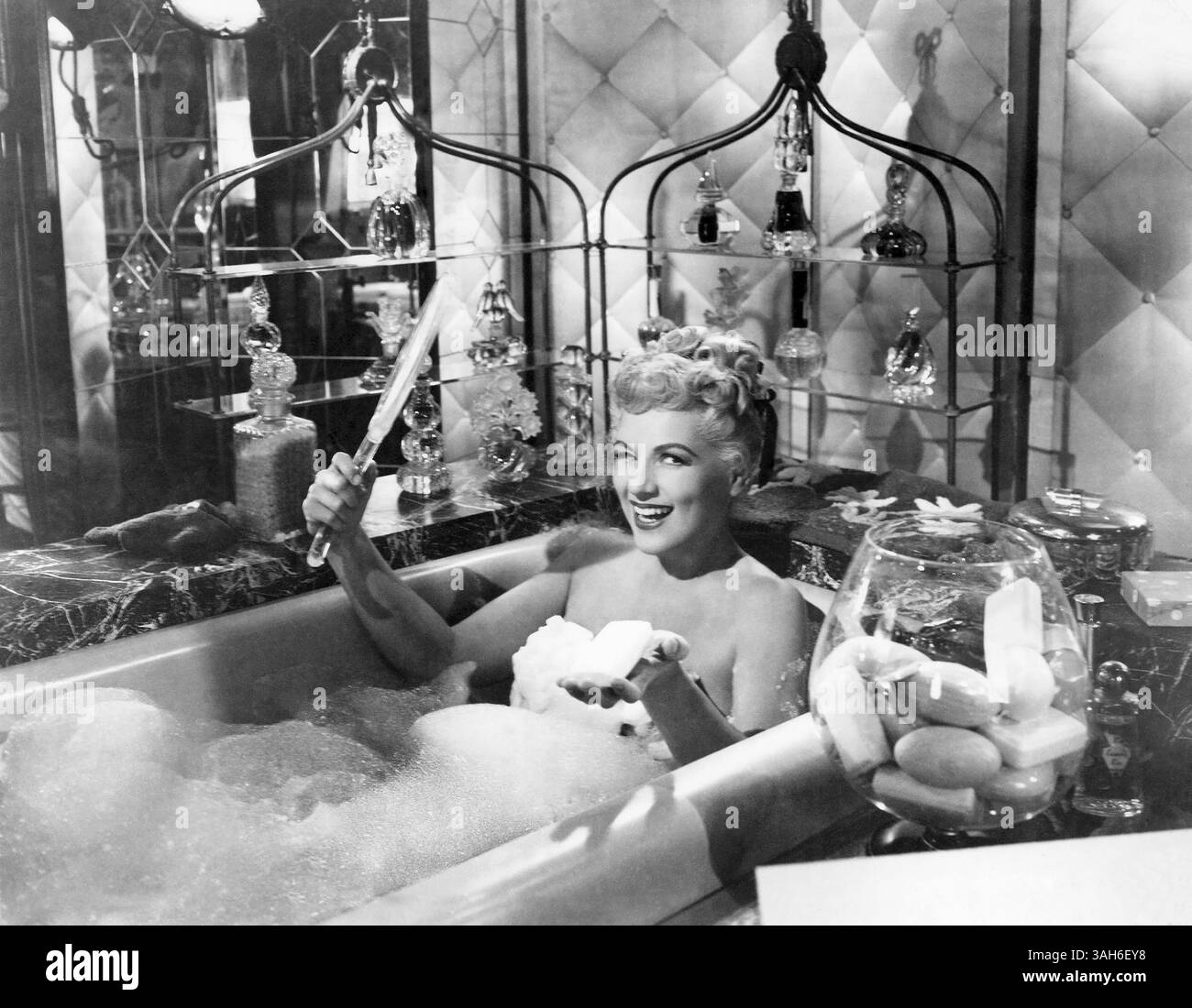 März 2006: Judy Holliday, am Set des Films „IT Could Happening to You“, 1954 (Foto: © Glasshouse/ZUMA Wire) Stockfoto