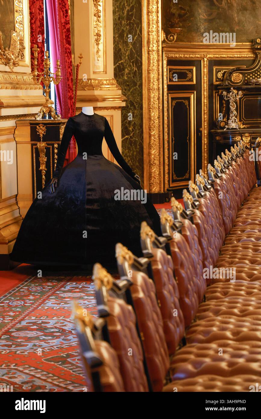 LOUVRE COUTURE KUNST- UND MODEAUSSTELLUNG PARIS Stockfoto