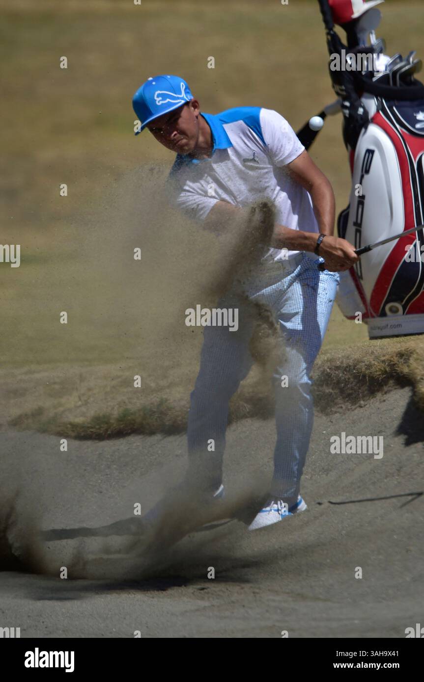 19. Juni 2015. Rickie Fowler in Runde 2 bei den U.S. Open in Chambers Bay, University Place, Washington. . . George Holland / Cal Sport Media (Bild: © George Holland/Cal Sport Media/ZUMAPRESS.com) Stockfoto