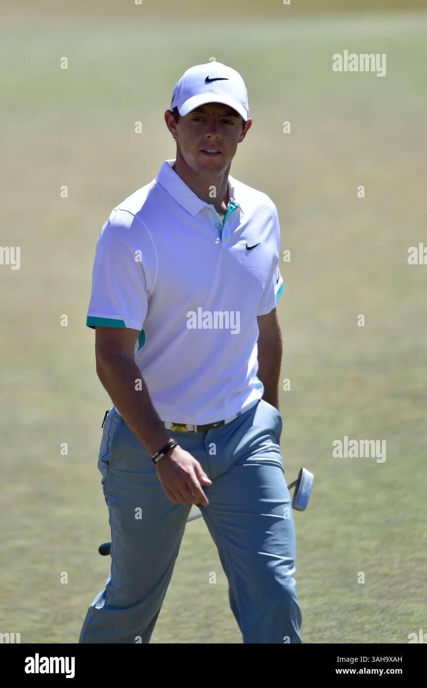 19. Juni 2015. Rory McIlroy in Runde 2 bei den U.S. Open in Chambers Bay, University Place, Washington. . . George Holland / Cal Sport Media (Bild: © George Holland/Cal Sport Media/ZUMAPRESS.com) Stockfoto