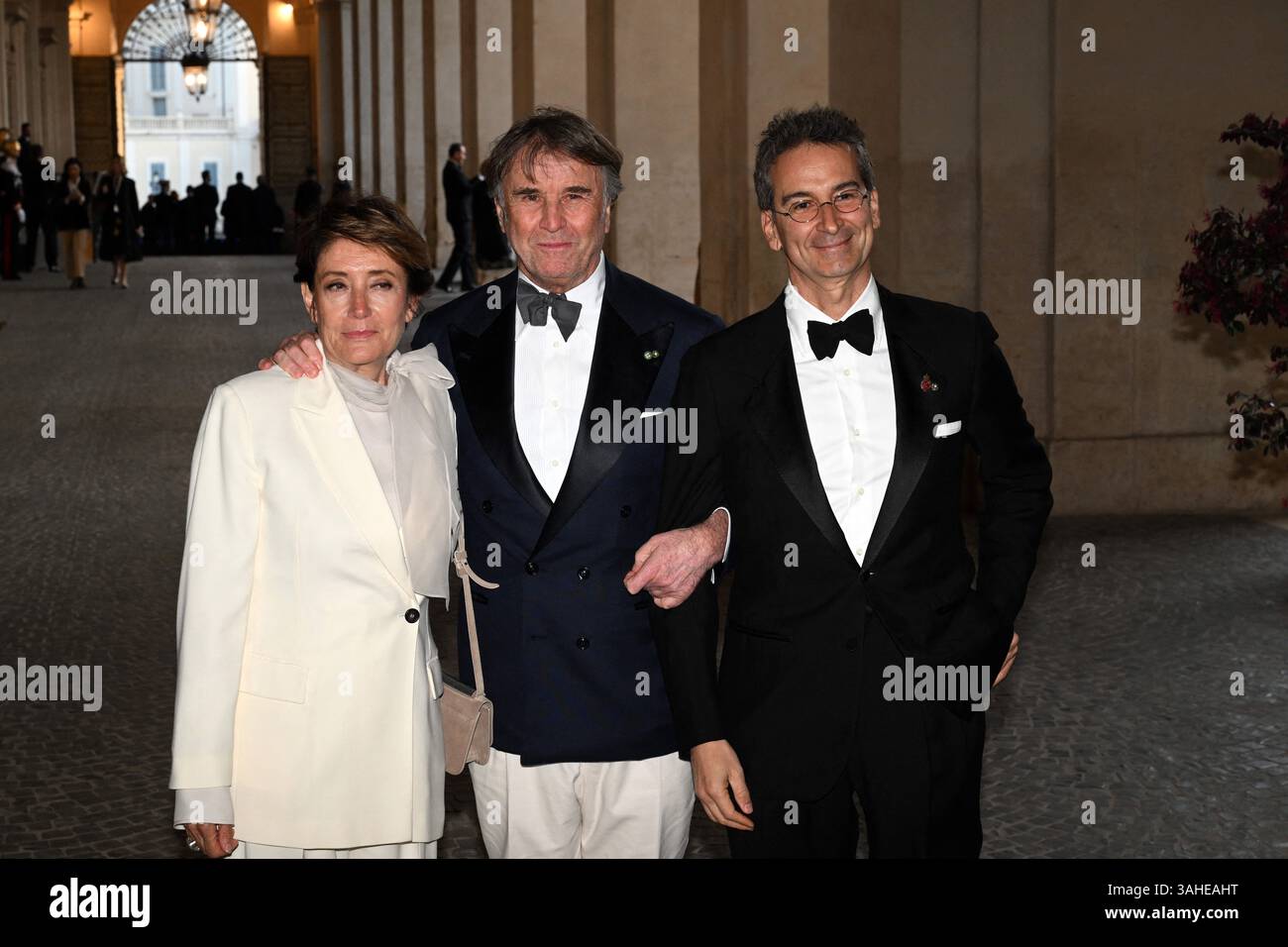 Rom, Italien. April 2025. Der italienische Stylist Brunello Cucinelli (C) kommt am 9. April 2025 zu einem Staatsbankett im Präsidentenpalast Quirinale an, während König Karl III. Und Königin Camilla von England Staatsbesuch in Rom, Italien. Foto: Eric Vandeville/ABACAPRESS. COM Credit: Abaca Press/Alamy Live News Stockfoto